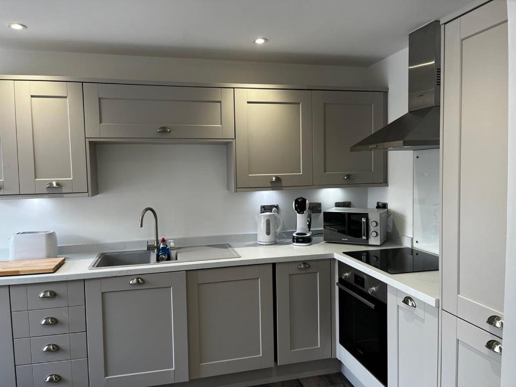 Sterling Stylish 2 Bedroom Central Modern Apartment ダーリントン エクステリア 写真