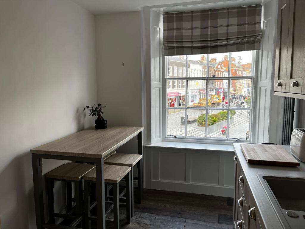 Sterling Stylish 2 Bedroom Central Modern Apartment ダーリントン エクステリア 写真