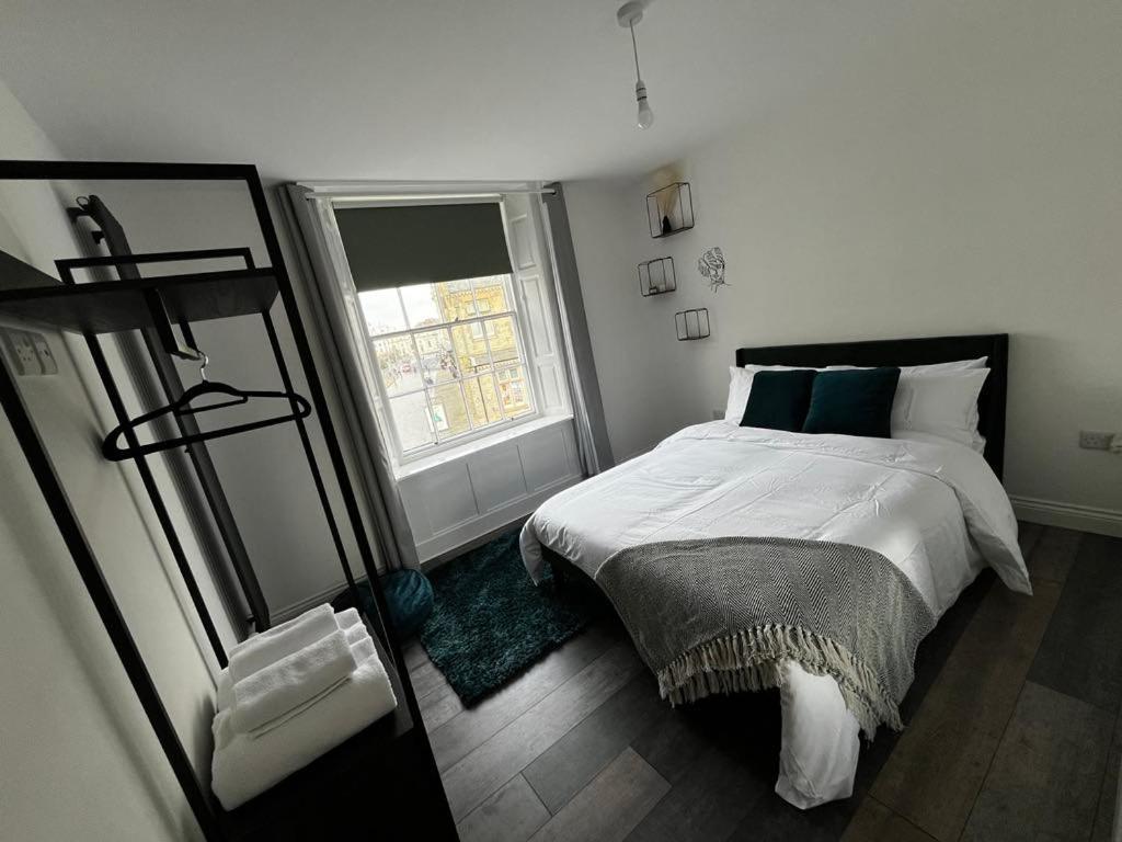 Sterling Stylish 2 Bedroom Central Modern Apartment ダーリントン エクステリア 写真