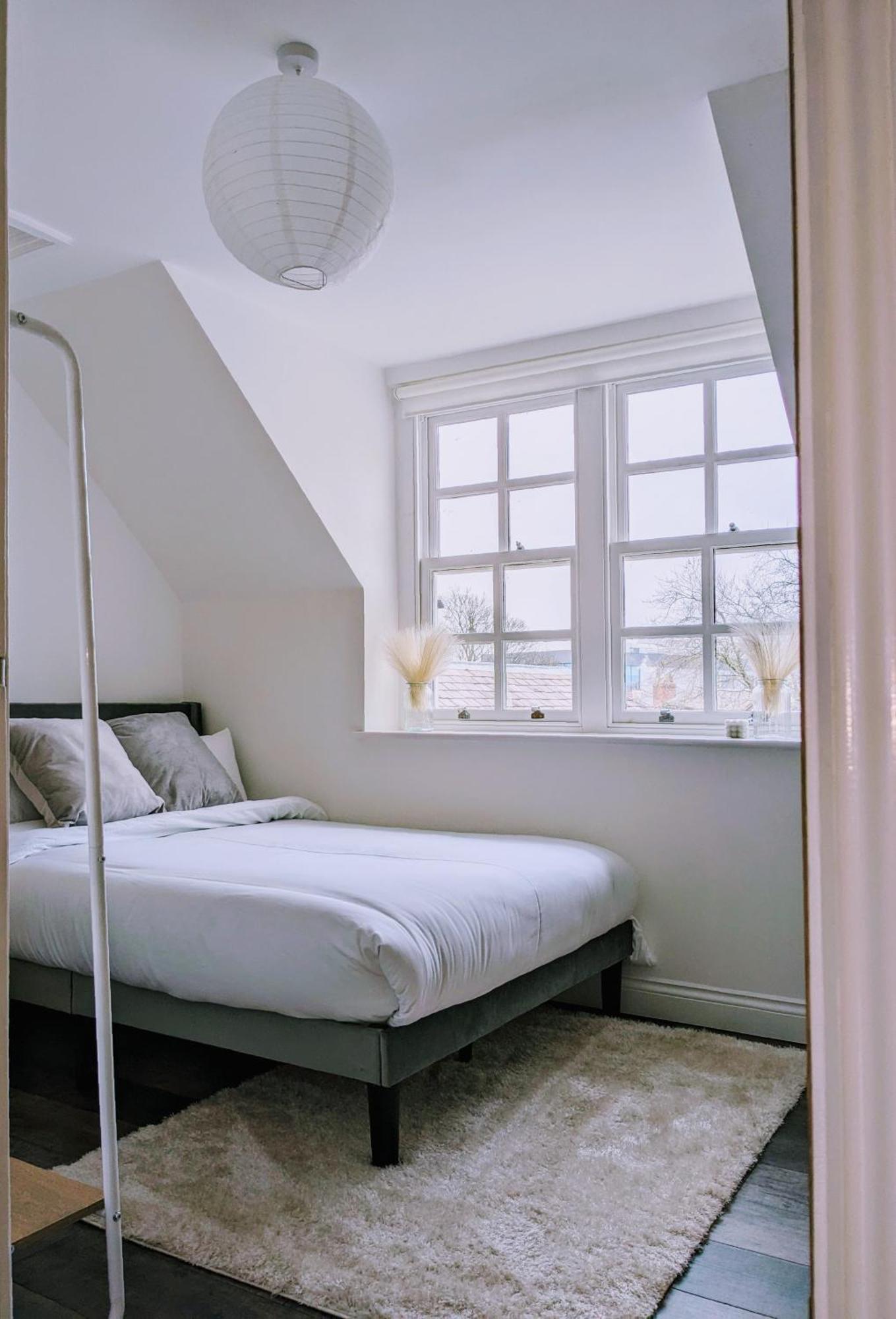 Sterling Stylish 2 Bedroom Central Modern Apartment ダーリントン エクステリア 写真