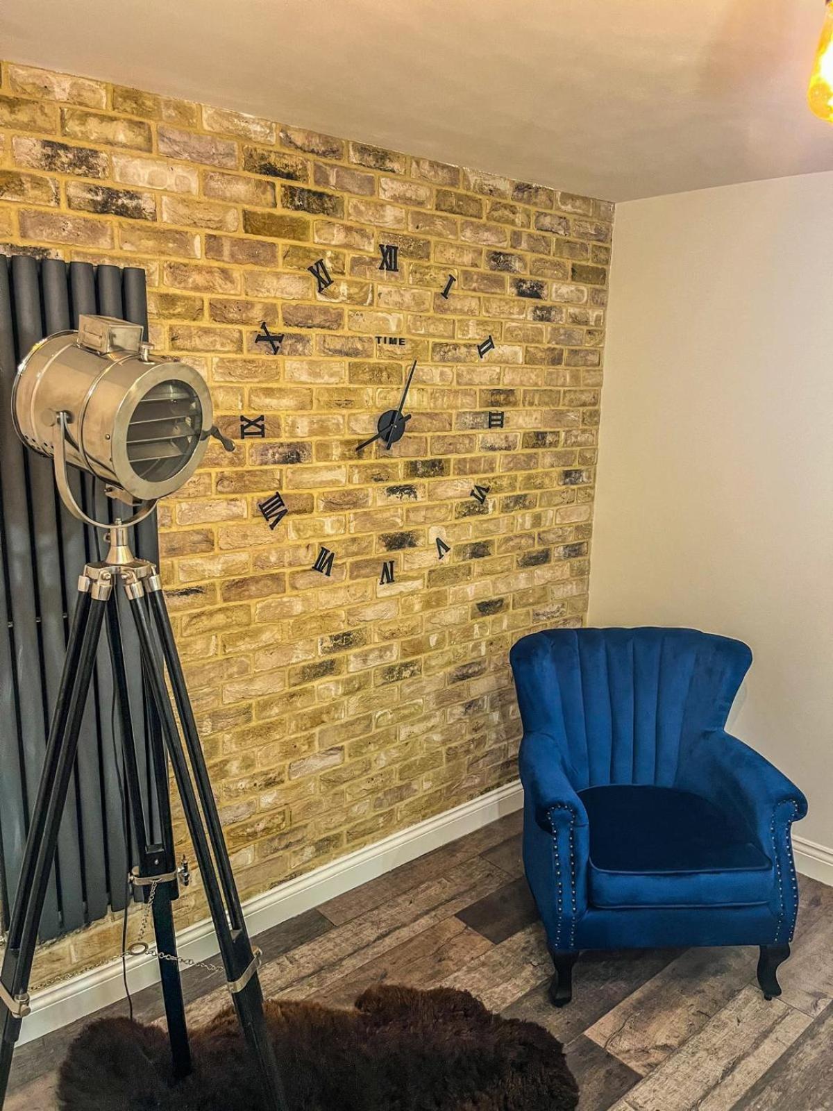 Sterling Stylish 2 Bedroom Central Modern Apartment ダーリントン エクステリア 写真